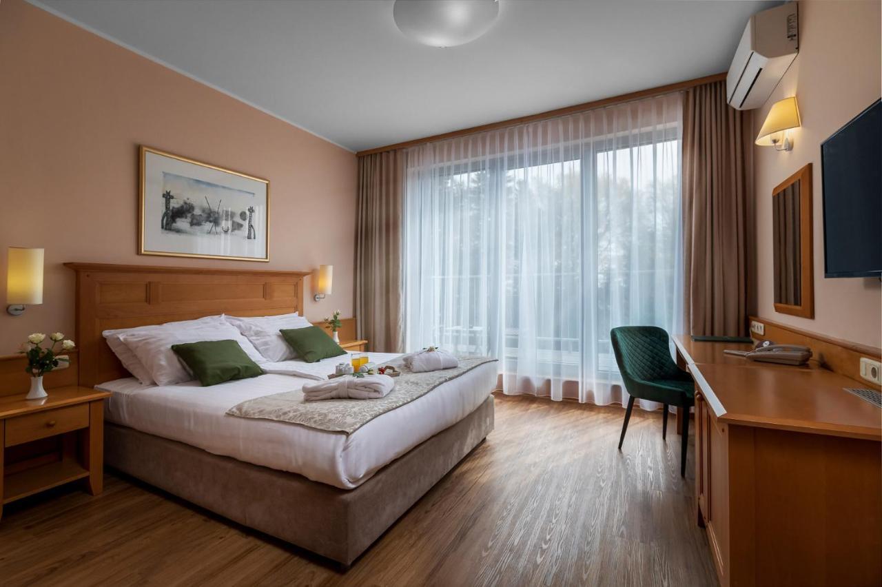 Grand Hotel Bellevue Hočko Pohorje Екстериор снимка